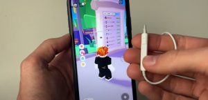 How To Listen To Spotify While Playing Roblox In 5 Ways Play Spotify While Playing Roblox With Earbuds 1 300x145 